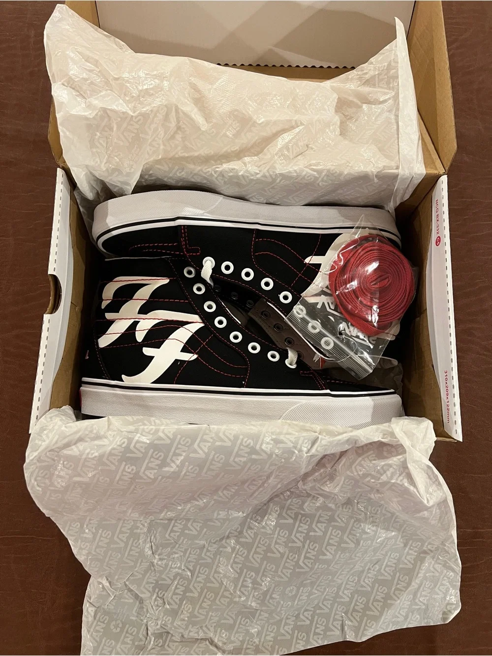 NIB Vans Sk8-Hi x Foo Fighters High Top Canvas Sneakers Black/White/Red US 8